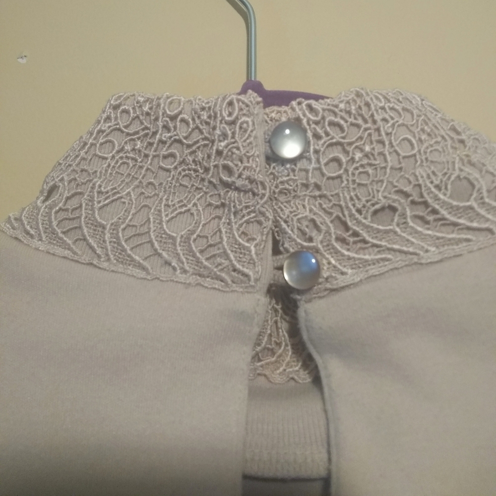 Vintage Adolfo Top Beige 90s Turtle Neck Crochet Trim Pearl Buttons Large - Picture 5 of 8